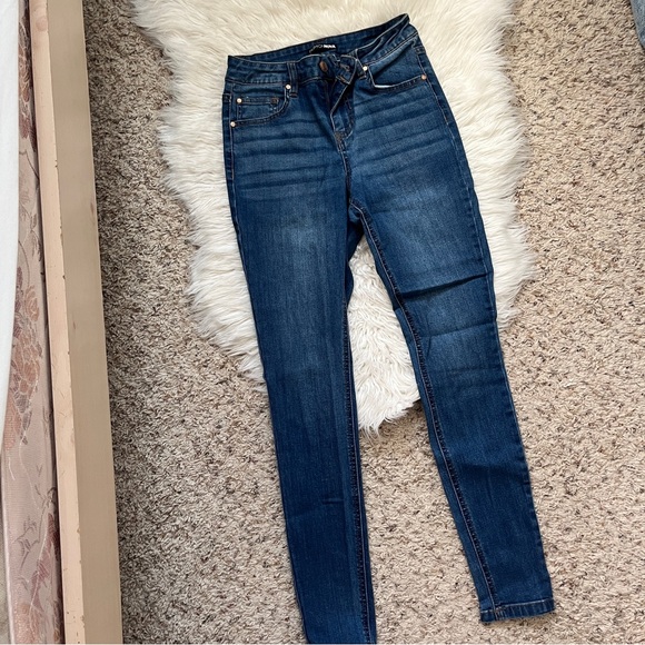 Fashion Nova Skinny Jeans - Picture 6 of 6